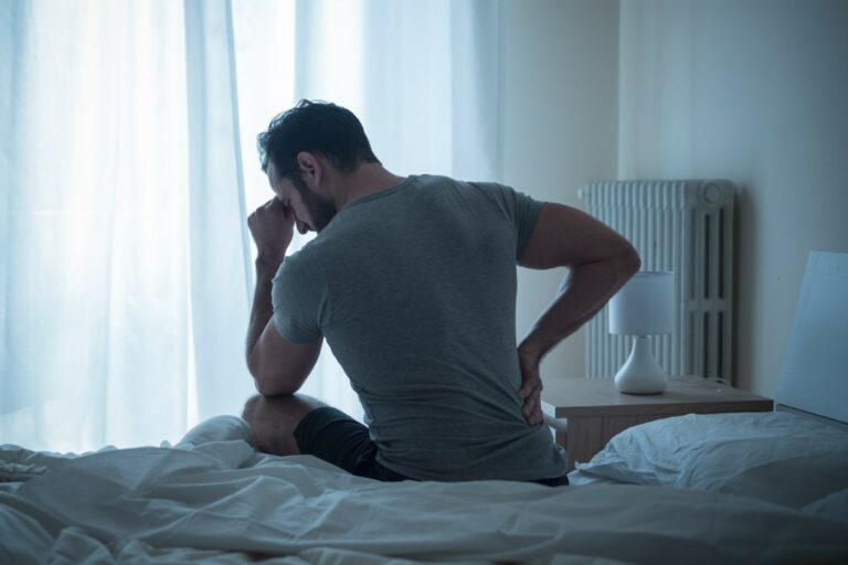 Pourquoi le mal de dos perturbe-t-il le sommeil ?
